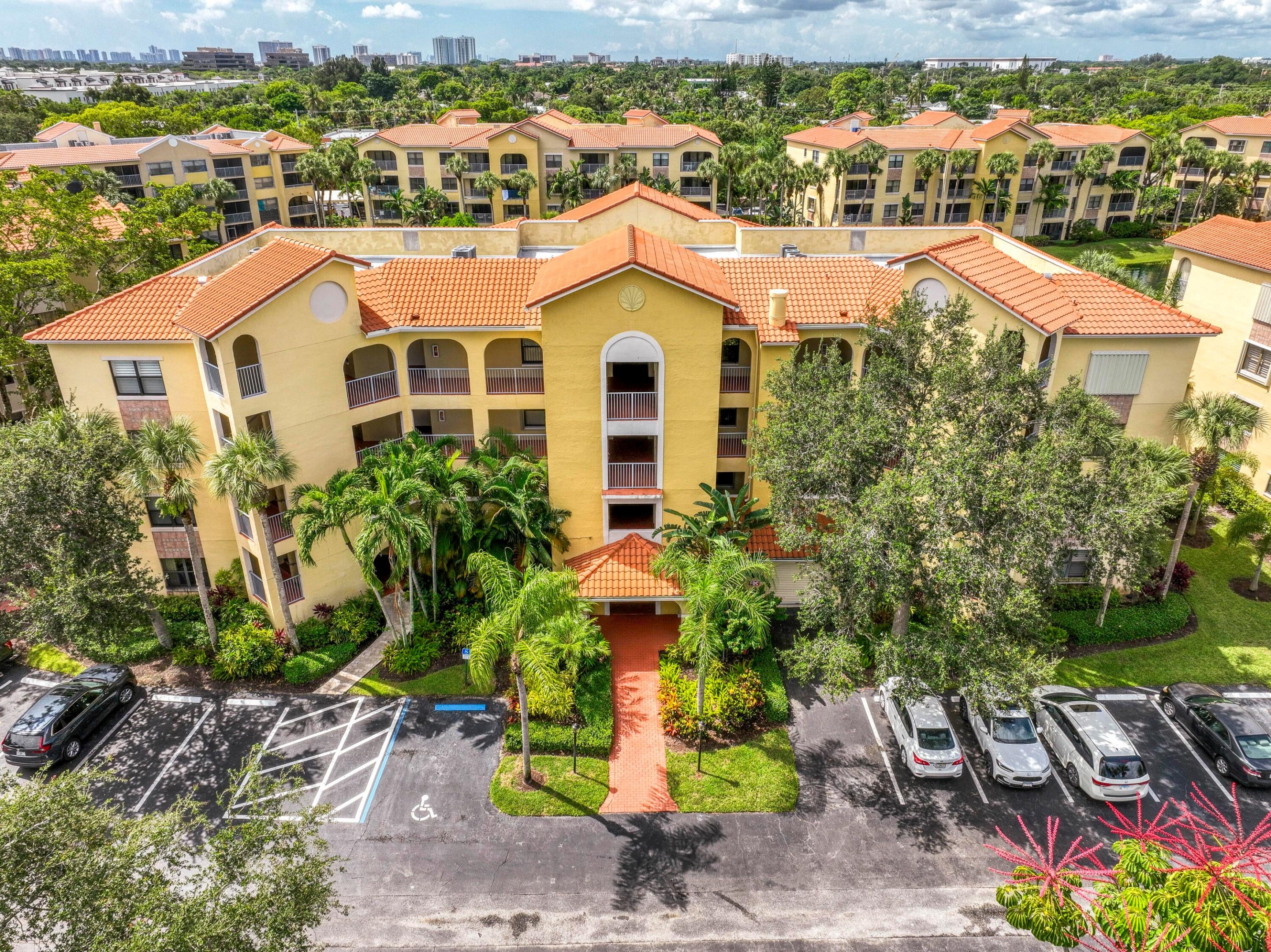 800 Uno Lago Drive 105