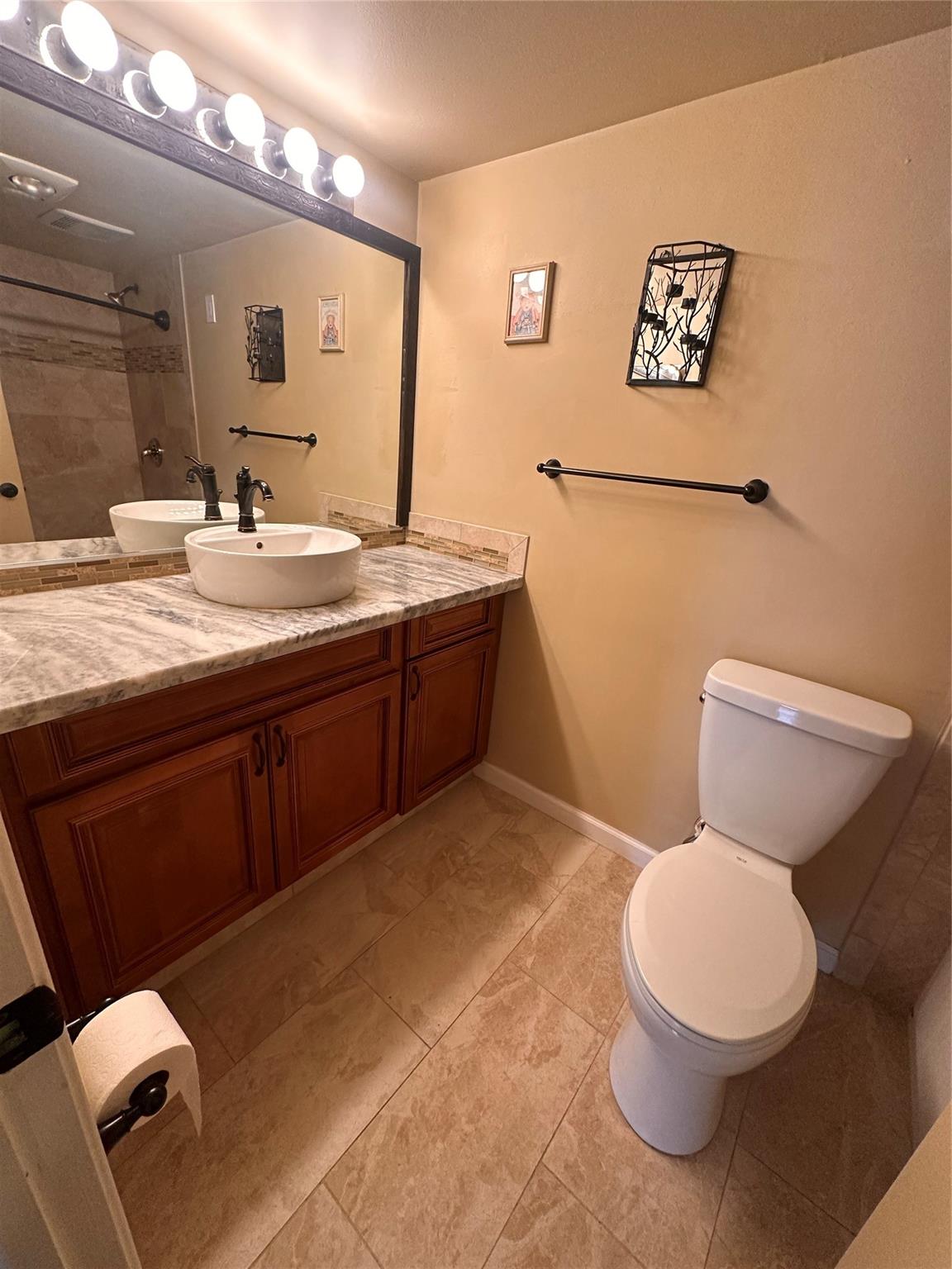 CASTLE APARTMENTS 9 CONDO - Residential Lease