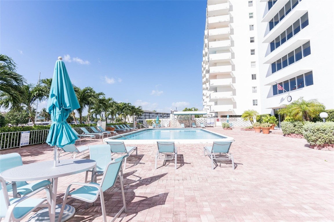 401 Golden Isles Drive 412