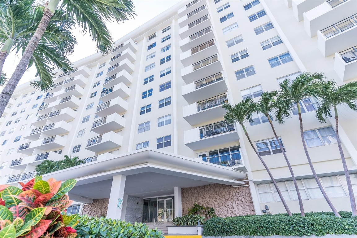 401 Golden Isles Drive 412