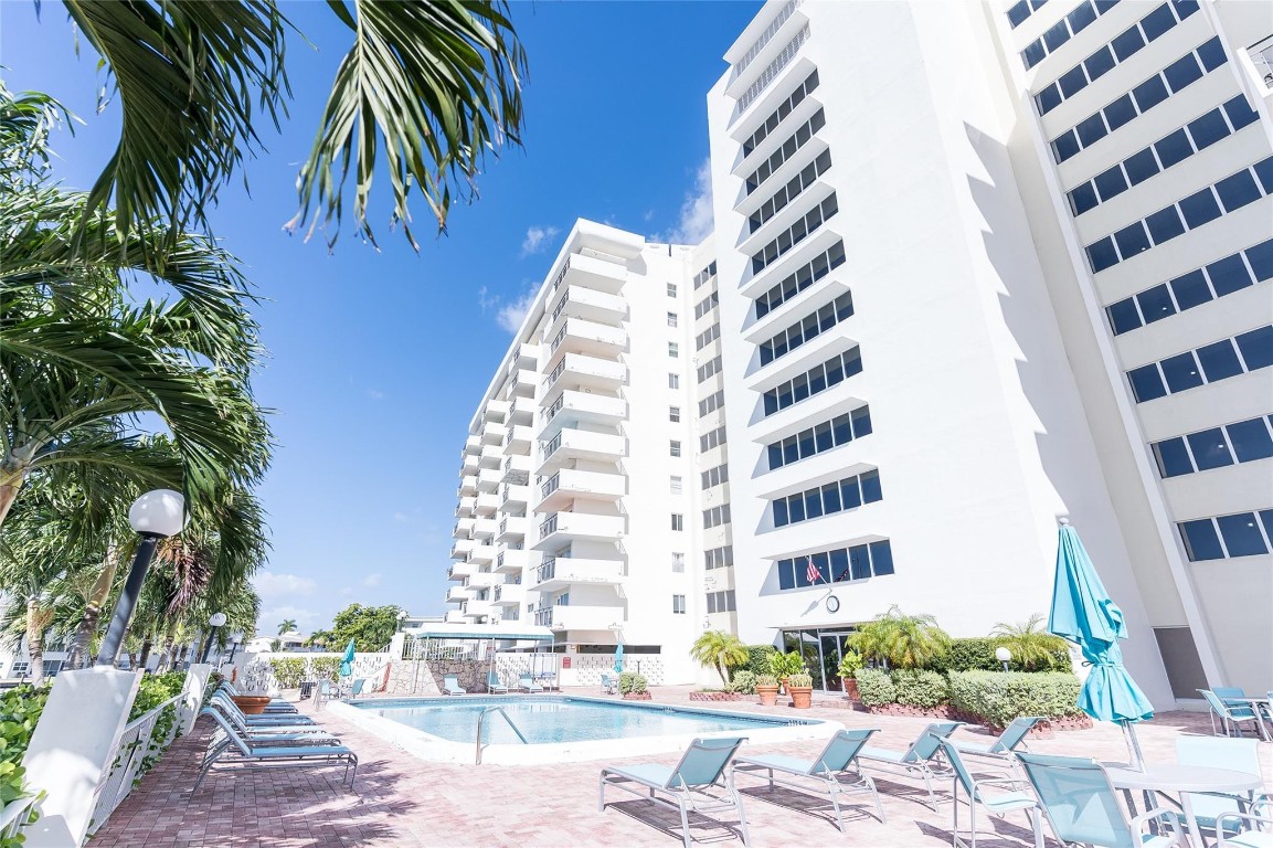 401 Golden Isles Drive 412