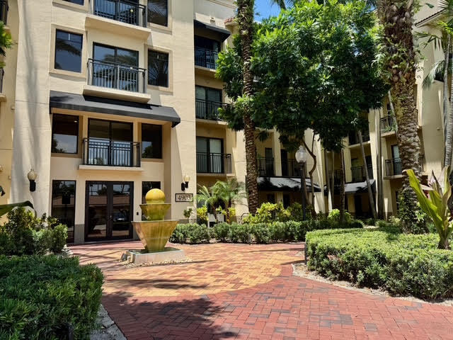 RESIDENCES AT MIDTOWN CONDO - Residential