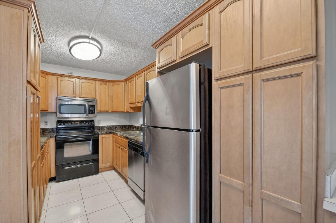 PALM CLUB VILLAGE I CONDO - Residential