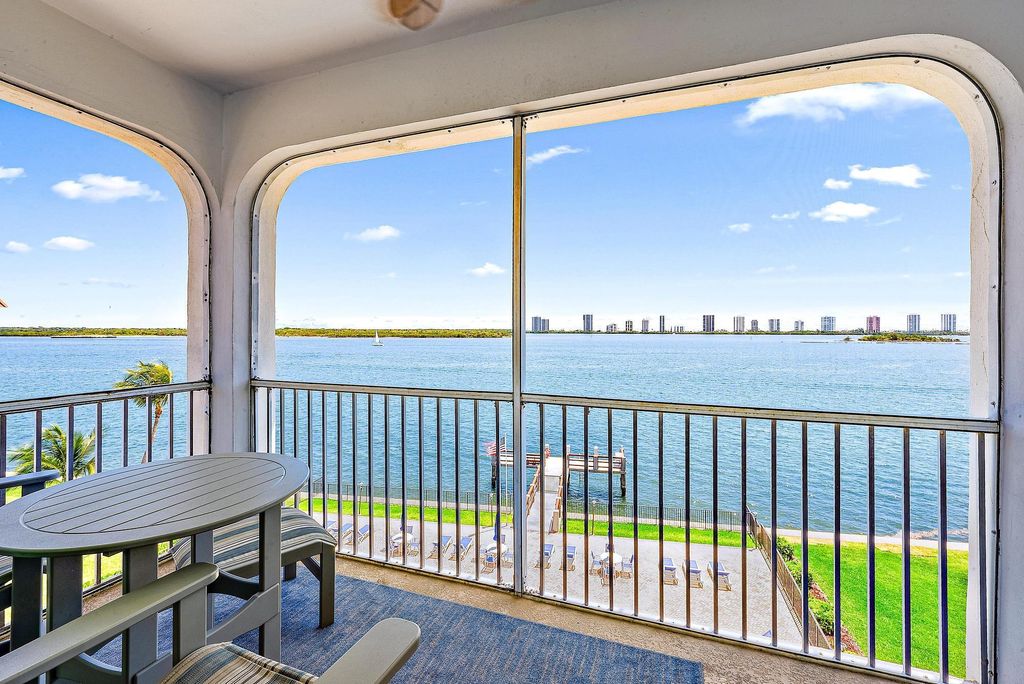 Photo of 100 Paradise Harbour Boulevard #501, North Palm Beach, FL 33408 (MLS # R10985723)