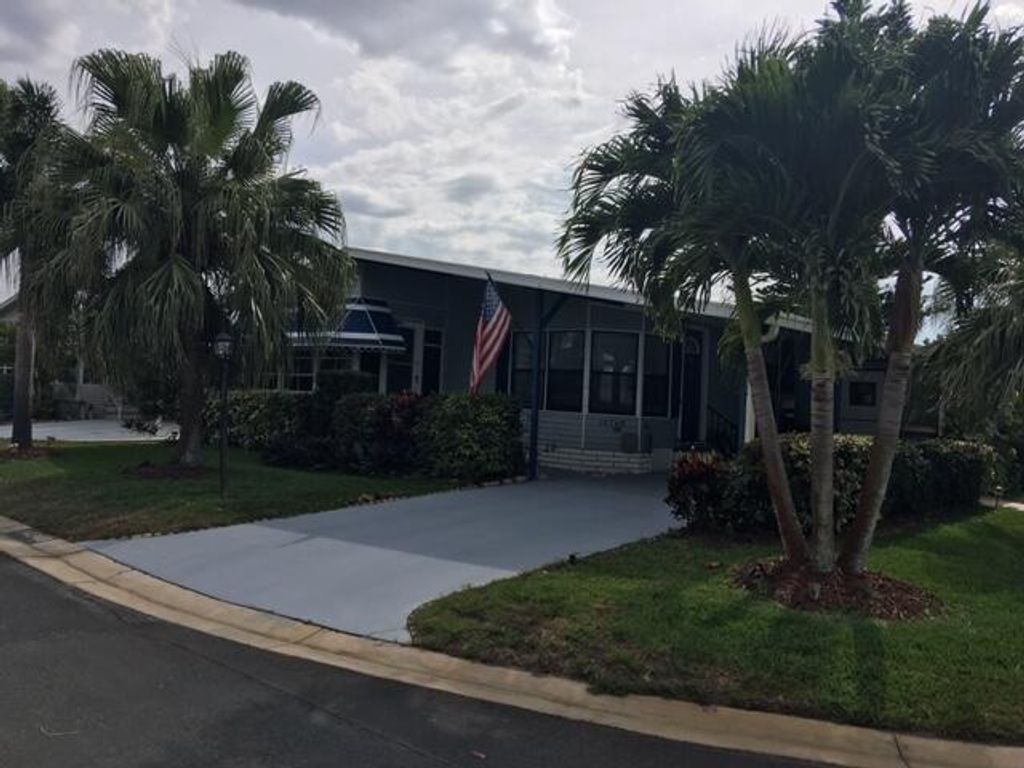 Photo of 14348 SW Golf Club Drive, Indiantown, FL 34956 (MLS # R10788504)