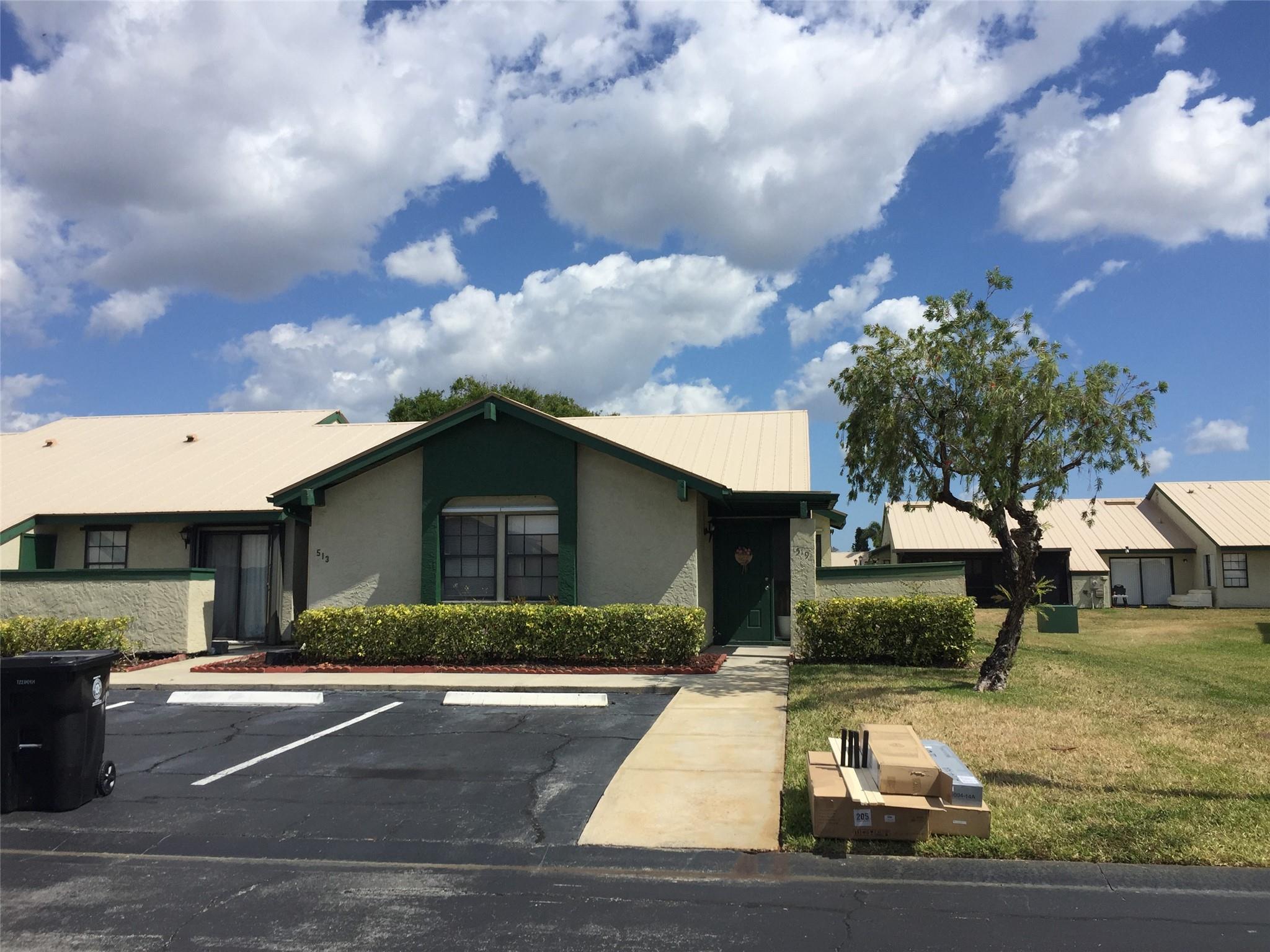 SPACIOUS VILLA IN PORT ST. LUCIE, FLORIDA CURRENTLY TENANT OCCUPIED. WILL BE RENT READY BY 10/15/25 TILE THROUGH OUT. TENANT RESPONSIBLE FOR ALL UTILITIES AND ELECTRIC. NO PETS. HOA AND OWNER APPROVAL. CREDIT AND BACKGROUND. MONTHLY INCOME MUST EQUAL 2XS THE RENT RATE.