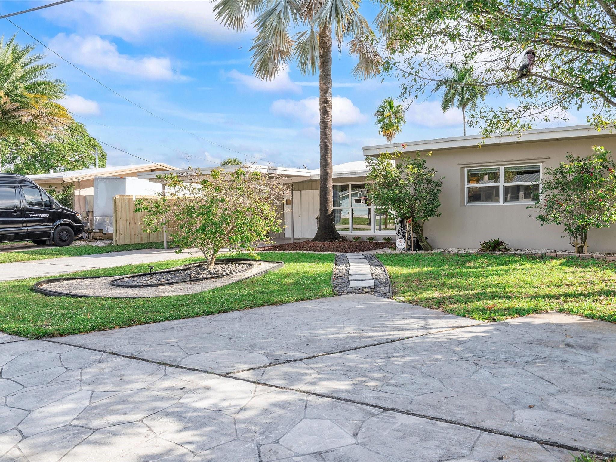 2430 Cat Cay Ln