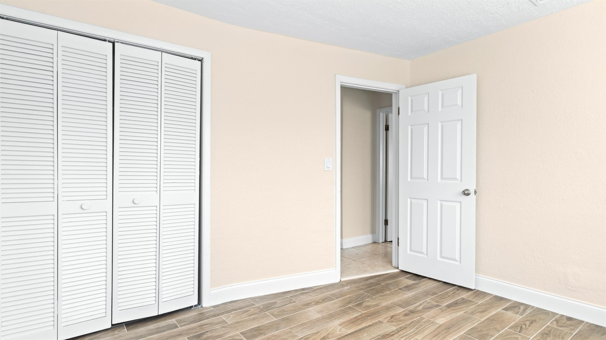 Cresthaven 6 41-37 B - Residential Lease