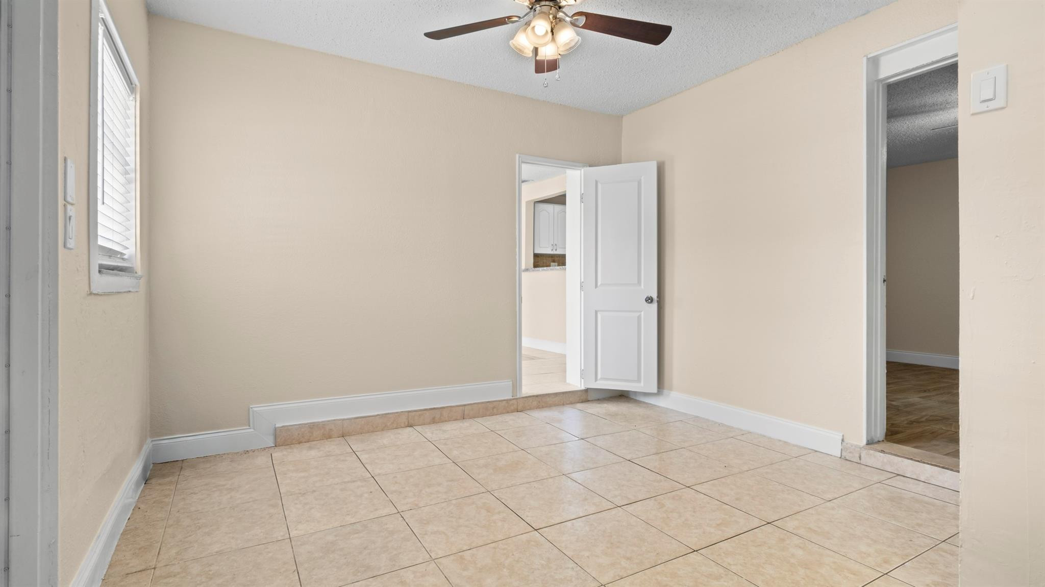 Cresthaven 6 41-37 B - Residential Lease