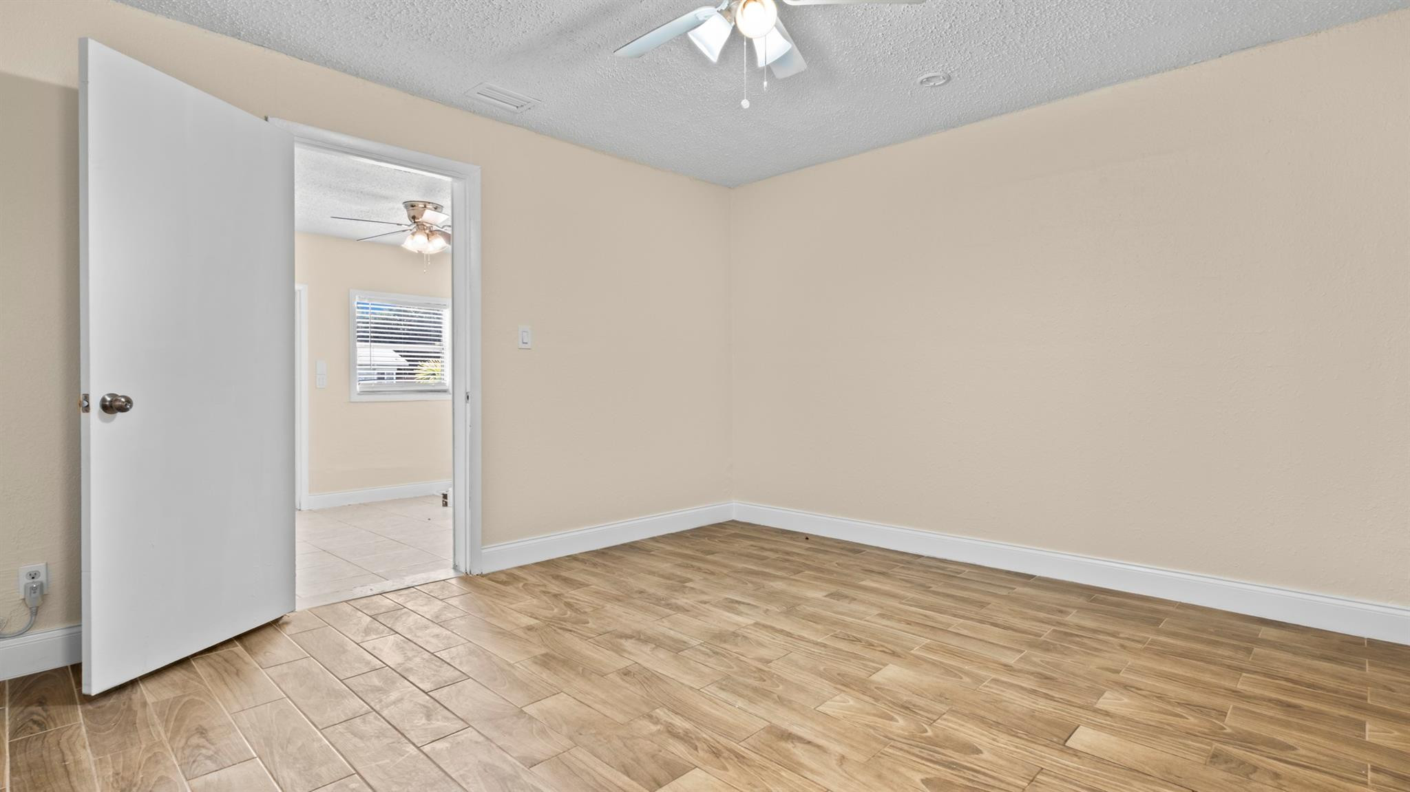 Cresthaven 6 41-37 B - Residential Lease