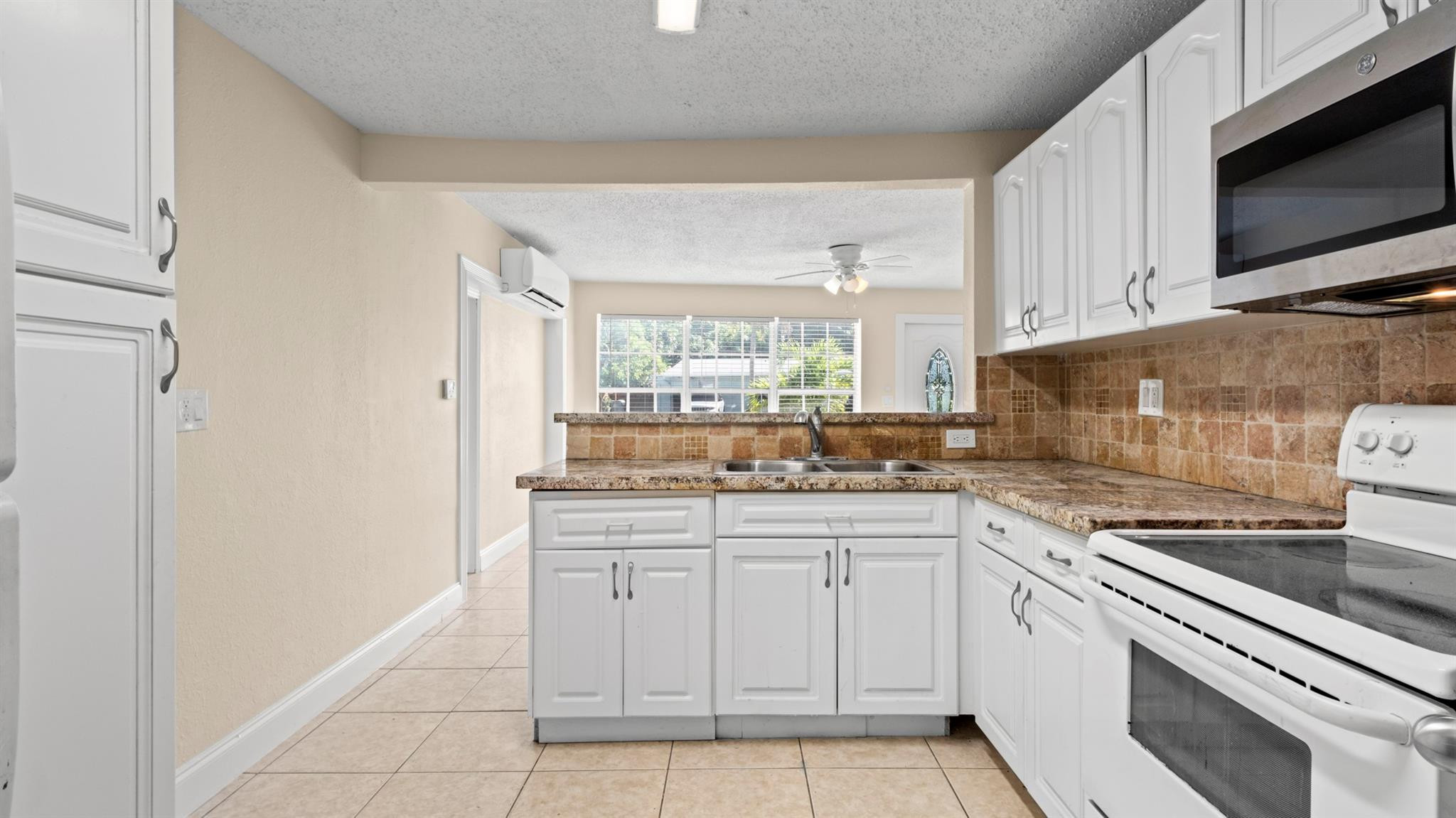 Cresthaven 6 41-37 B - Residential Lease