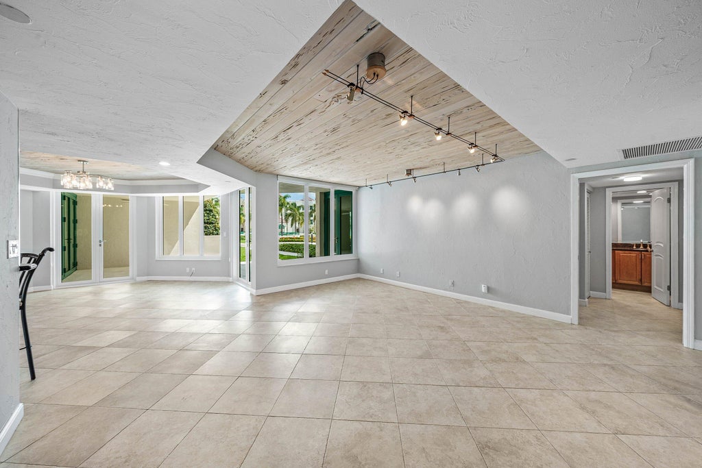 Photo of 120 SE 5th Avenue #223, Boca Raton, FL 33432 (MLS # B26066888)