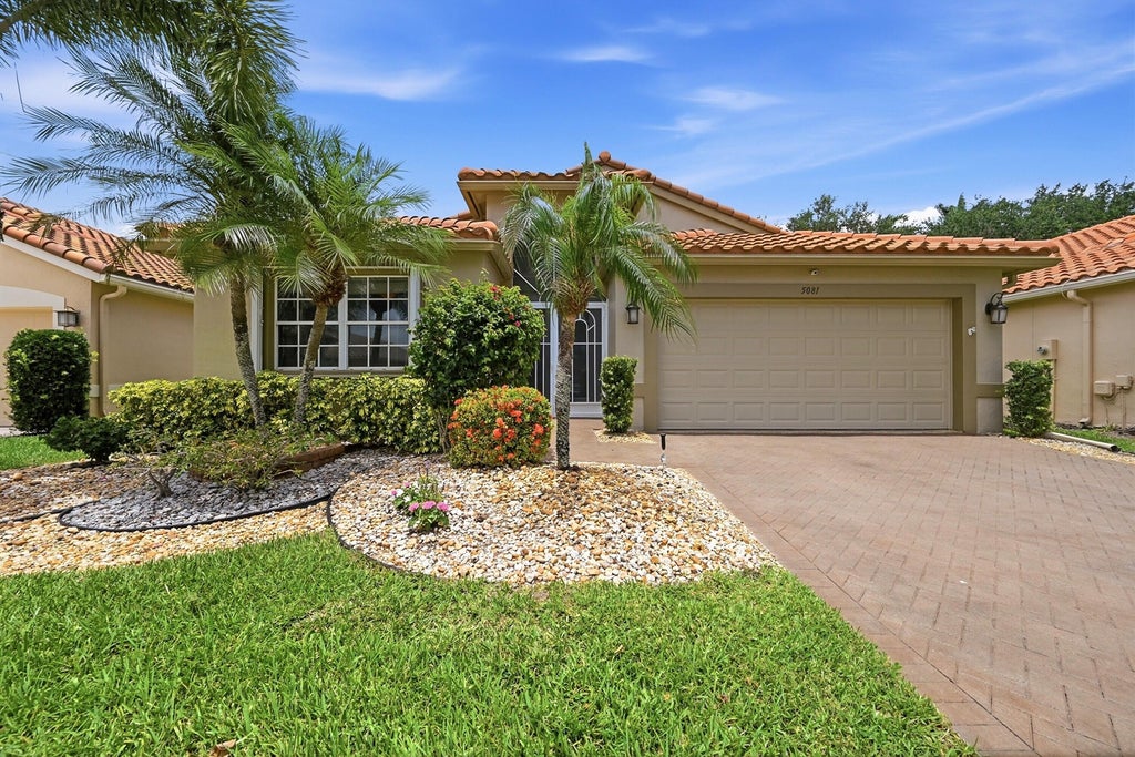 Photo of 5081 Glenville Drive, Boynton Beach, FL 33437 (MLS # B26036506)