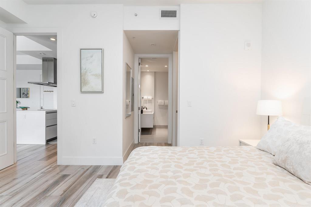 TOWER 155 - Residential Lease