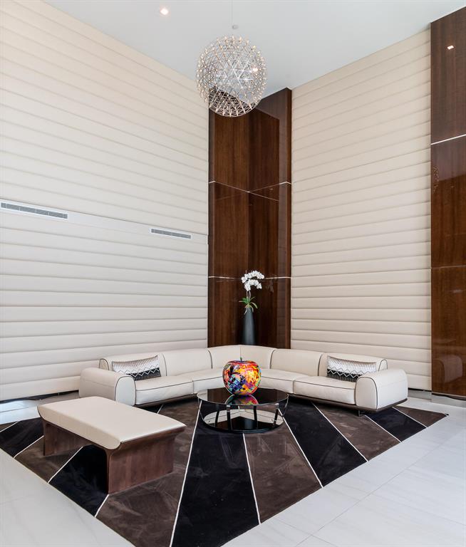 TOWER 155 - Residential Lease