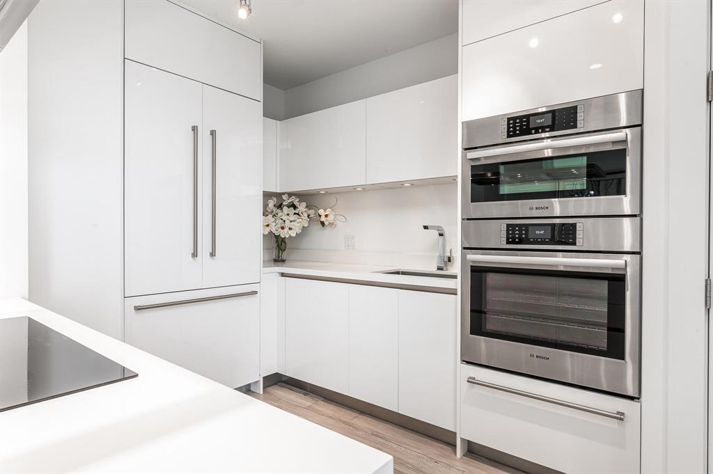 TOWER 155 - Residential Lease