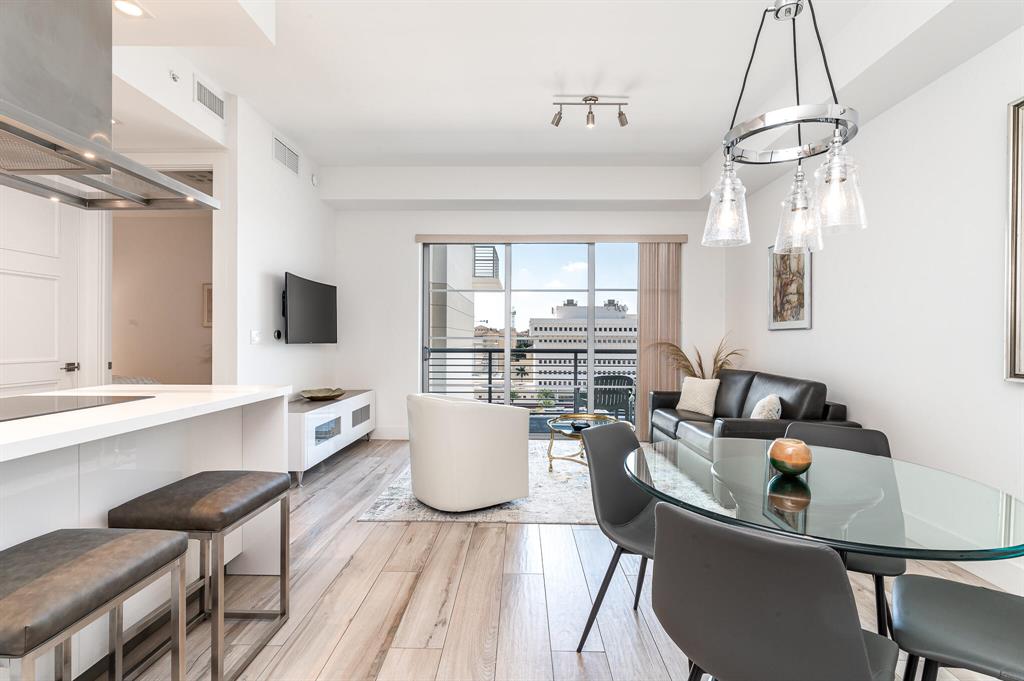 TOWER 155 - Residential Lease