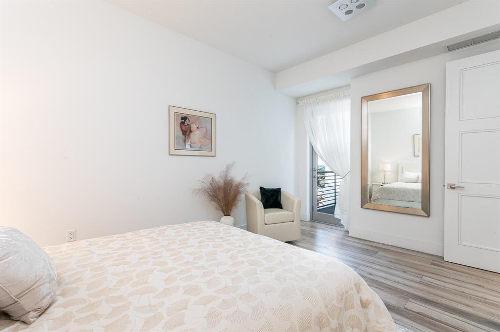 TOWER 155 - Residential Lease