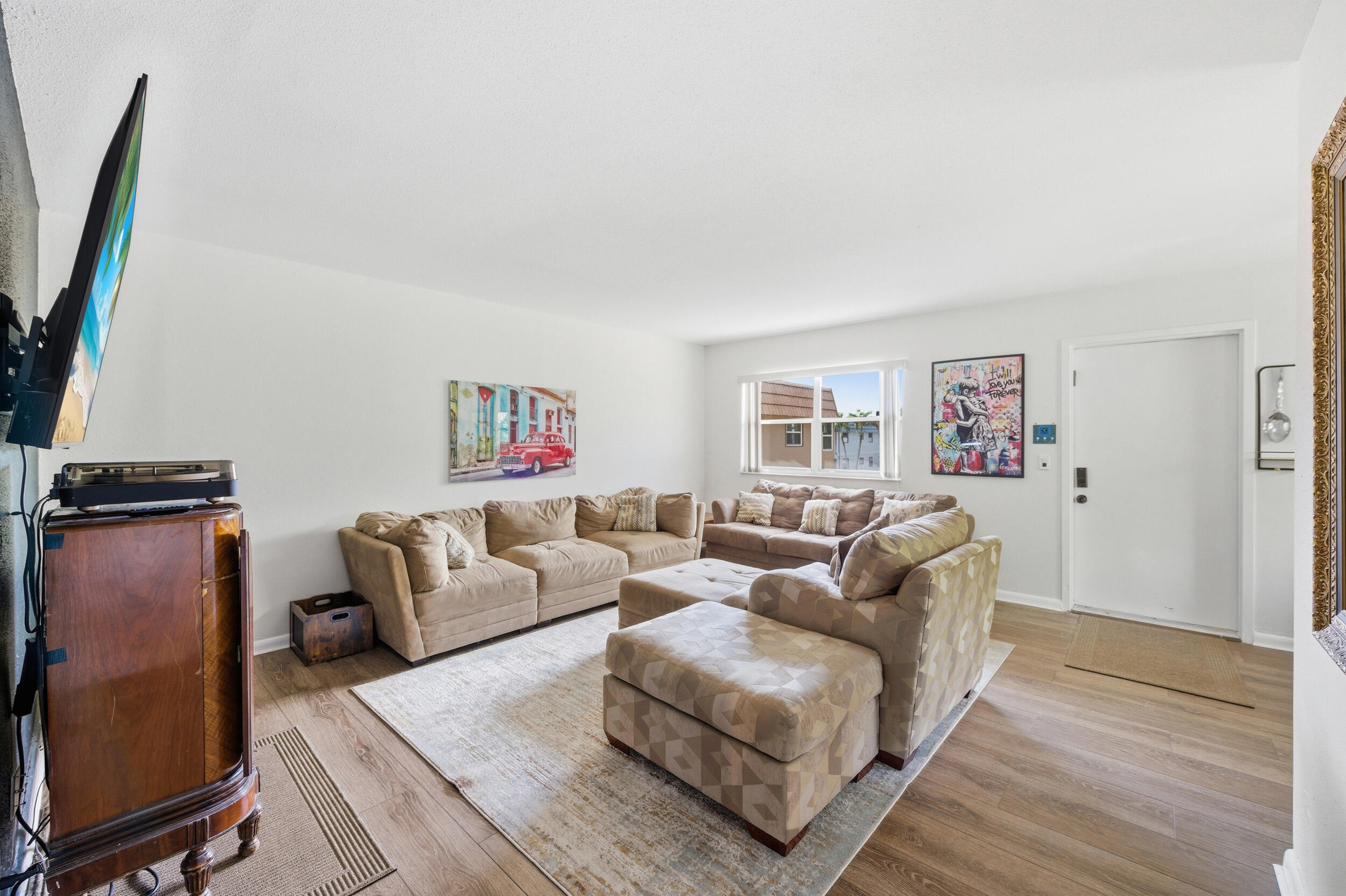 KINGS POINT - Residential