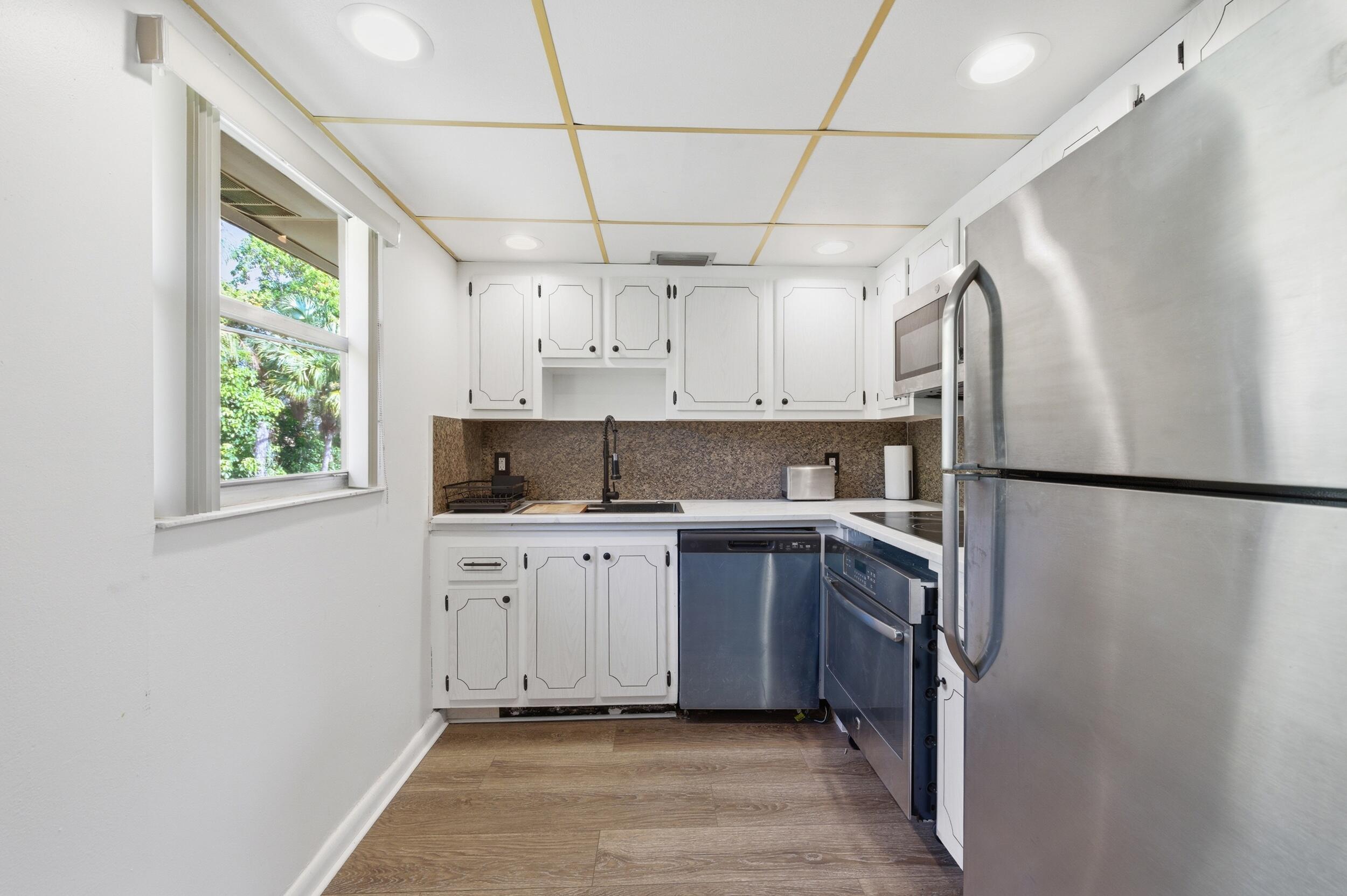 KINGS POINT - Residential