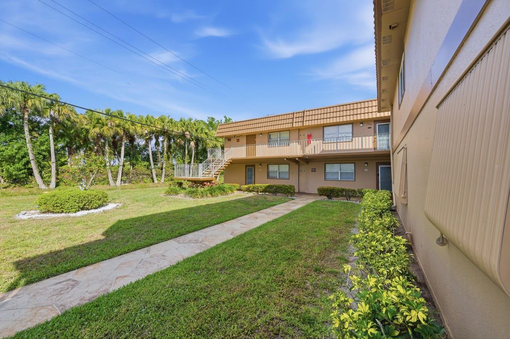 Photo of 336 Brittany G, Delray Beach, FL 33446 (MLS # B26001293)