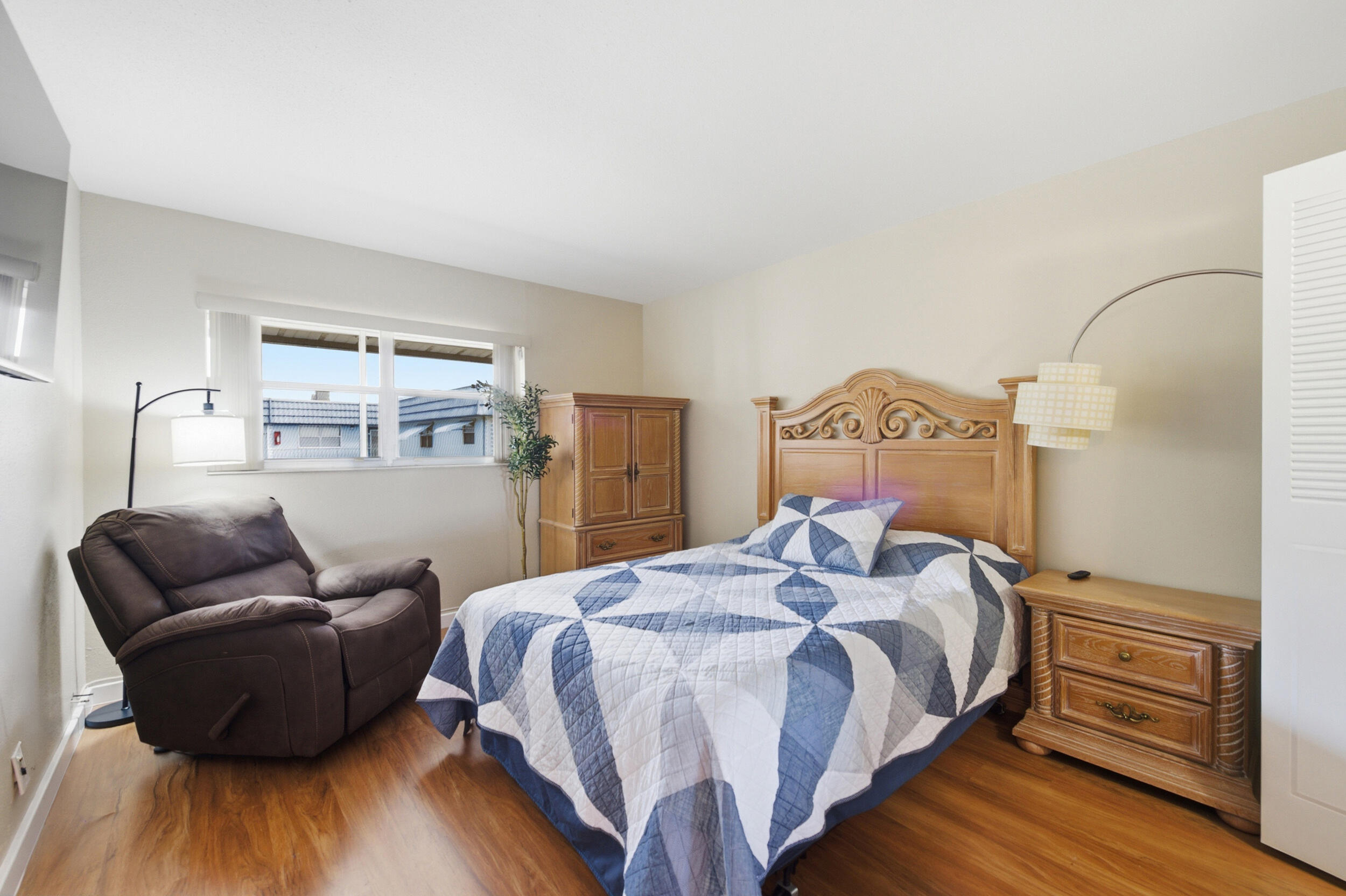 KINGS POINT - Residential