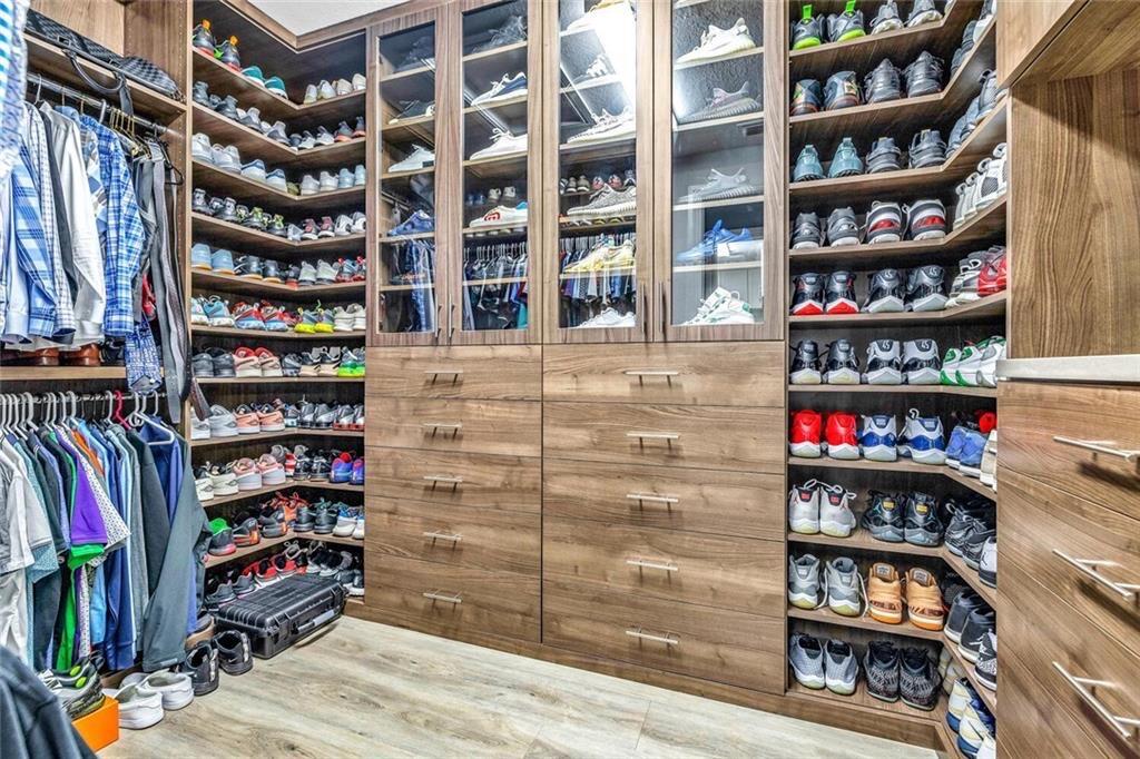 BRUSCHI PROPERTY - Residential