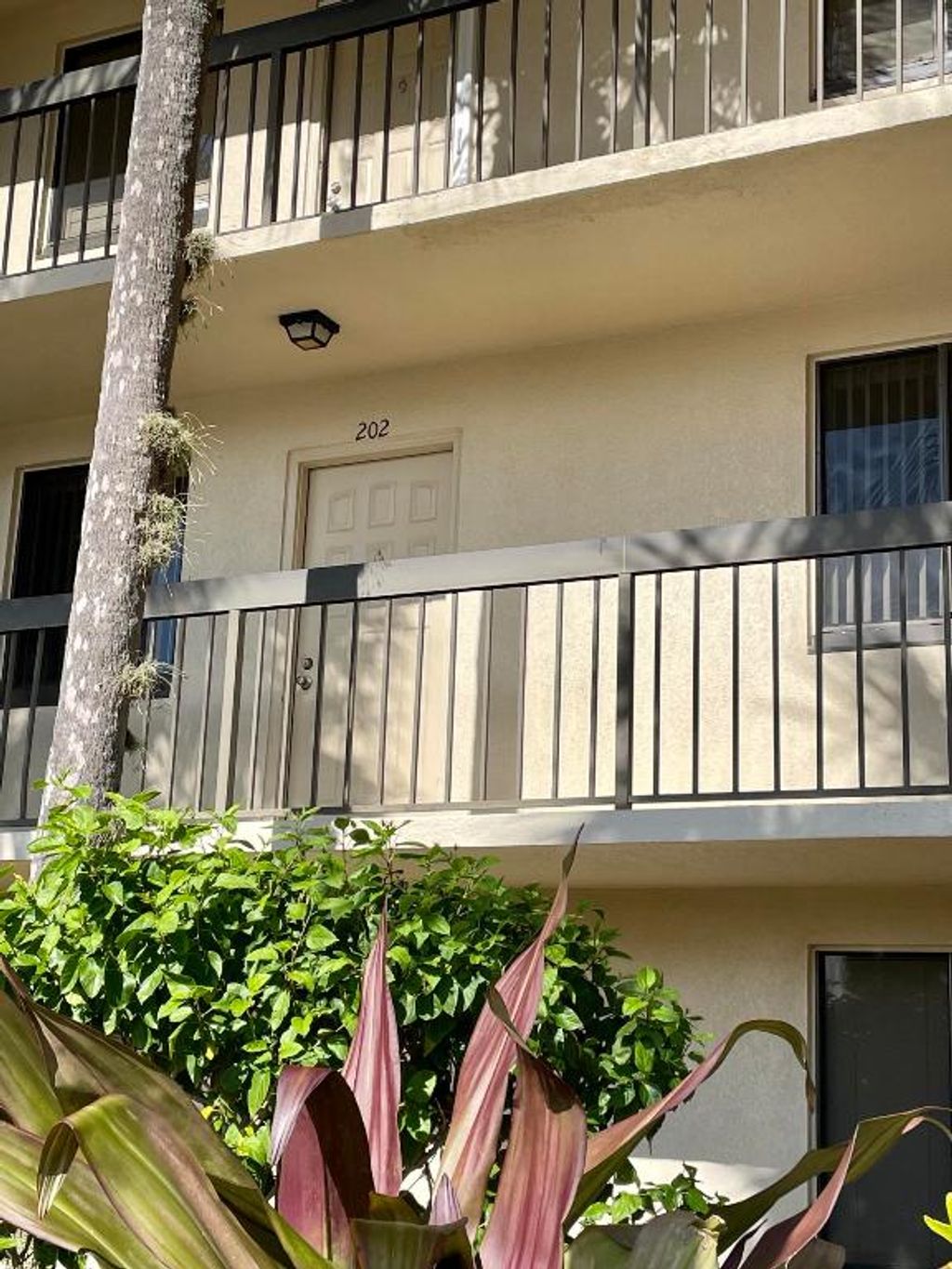 Photo of 1801 Marina Isle Way #202, Jupiter, FL 33477 (MLS # R10956752)