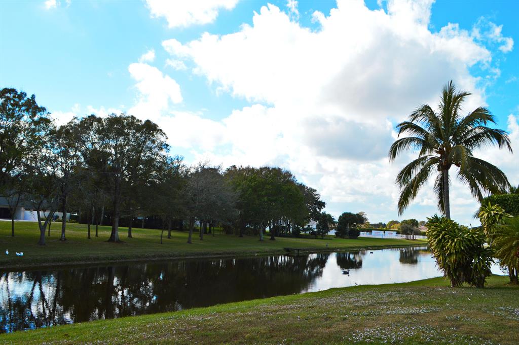 SUGAR POND MANOR OF WELLINGTON - Residential Lease