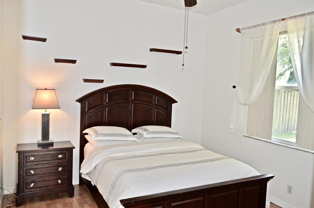 SUGAR POND MANOR OF WELLINGTON - Residential Lease