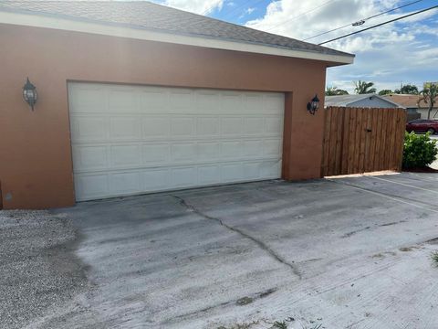 A home in Lake Worth Beach