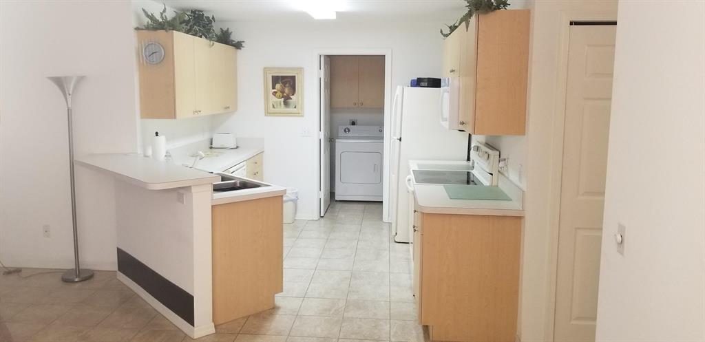 SPANISH LAKES RIVERFRONT LEASEHOLD ESTATES - Residential