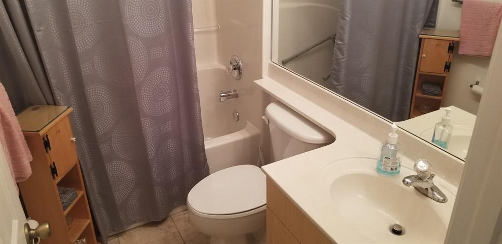 SPANISH LAKES RIVERFRONT LEASEHOLD ESTATES - Residential