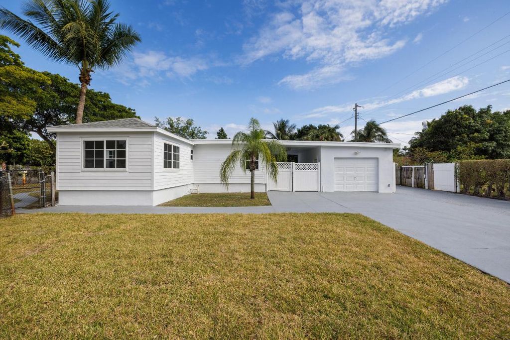 Photo of 640 Forest Hill Boulevard, West Palm Beach, FL 33405 (MLS # R11156658)