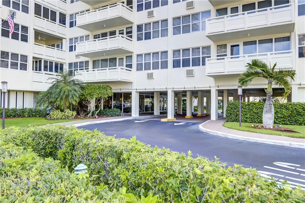 Coral Ridge Towers North - Residential