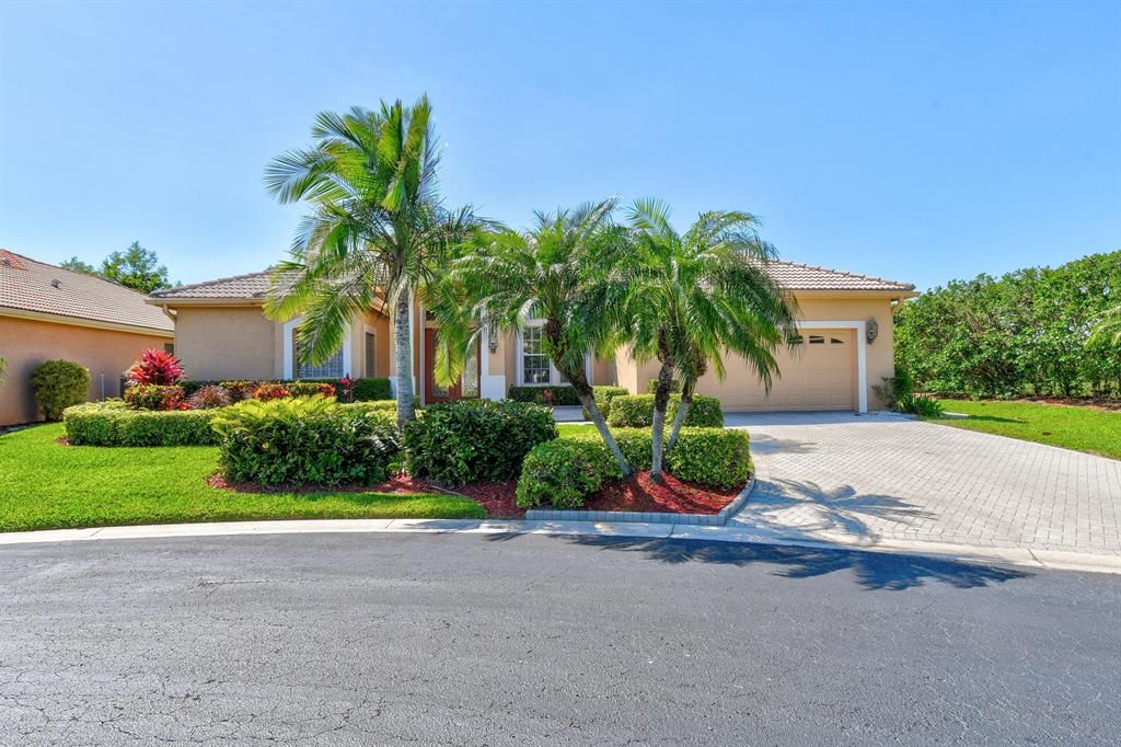 Photo of 2230 SE Stonehaven Road, Port Saint Lucie, FL 34952 (MLS # R10787743)