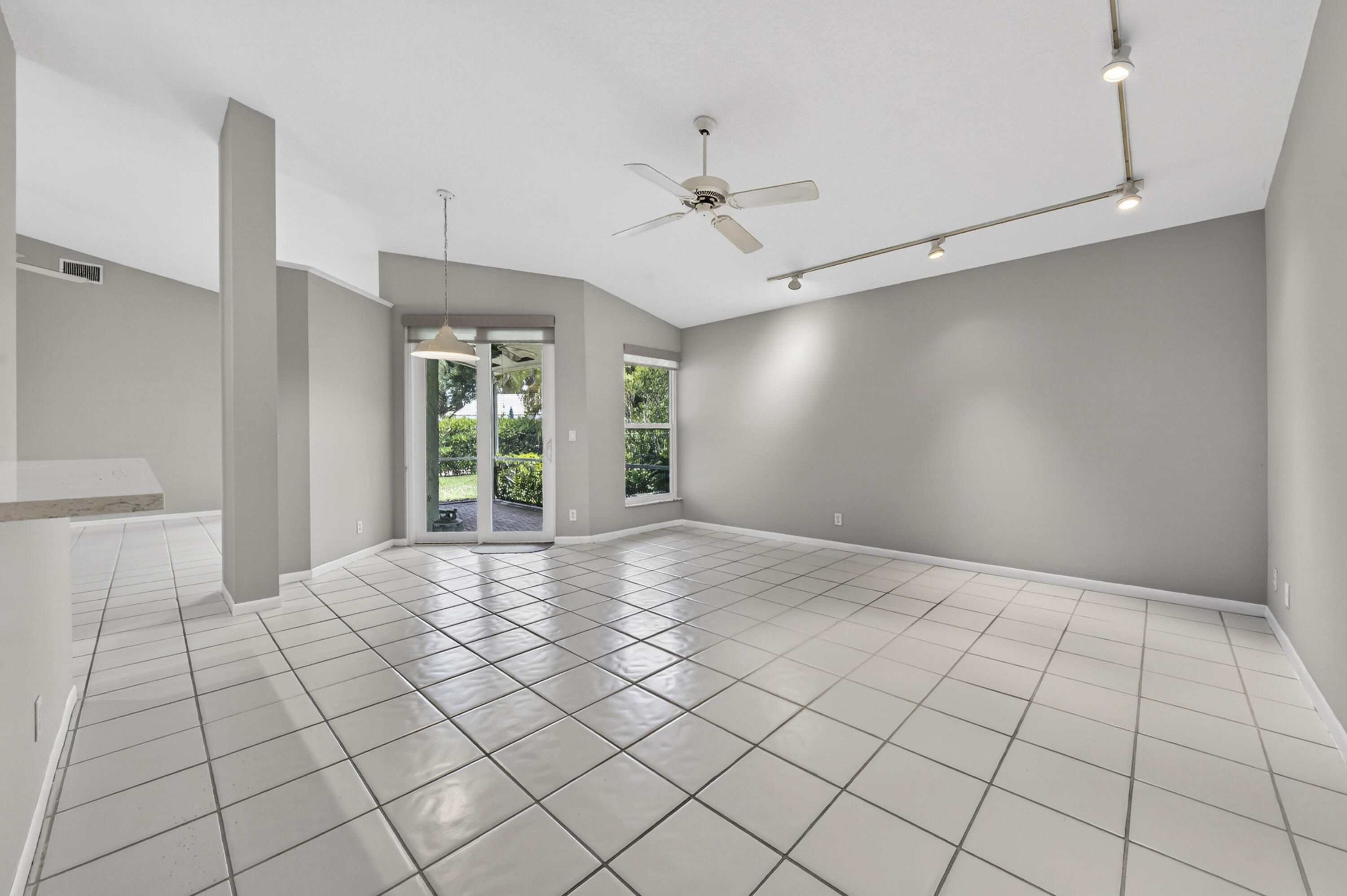 BALBOA POINT BOCA GOLF & TENNIS CLUB - Residential