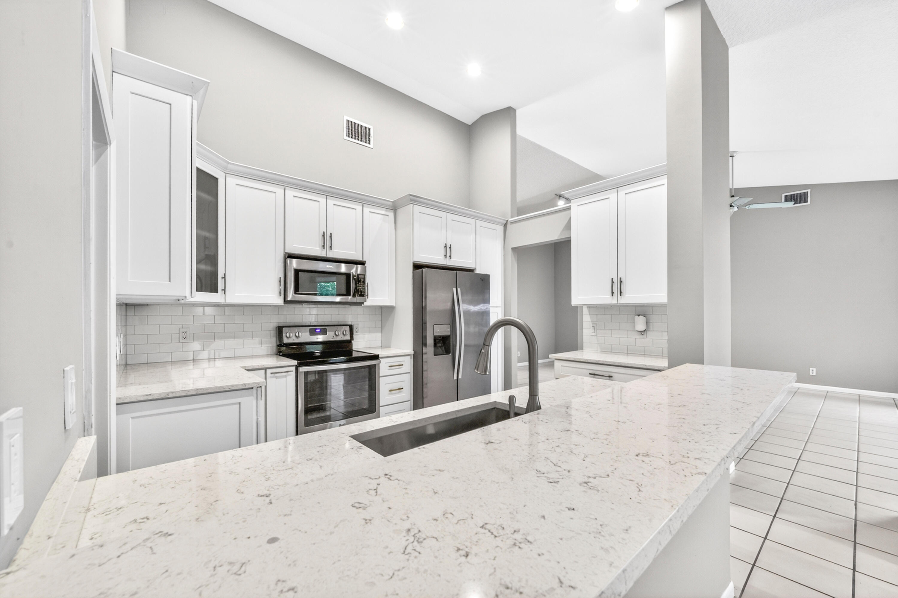 BALBOA POINT BOCA GOLF & TENNIS CLUB - Residential