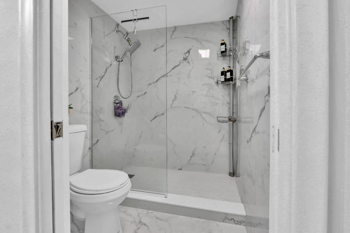 LANDS OF THE PRESIDENT CONDO 2 - Residential Lease