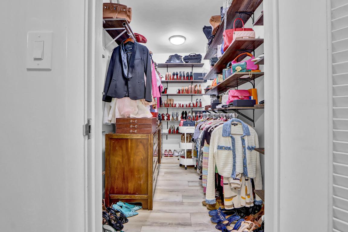 LANDS OF THE PRESIDENT CONDO 2 - Residential Lease