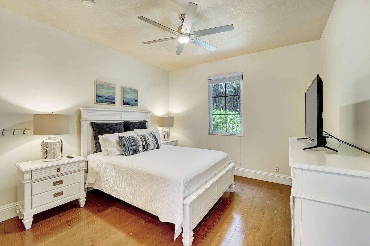 BOYNTON BEACH PARK - Residential Lease