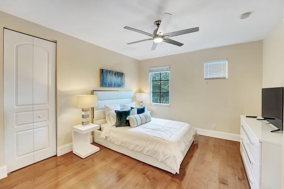 BOYNTON BEACH PARK - Residential Lease