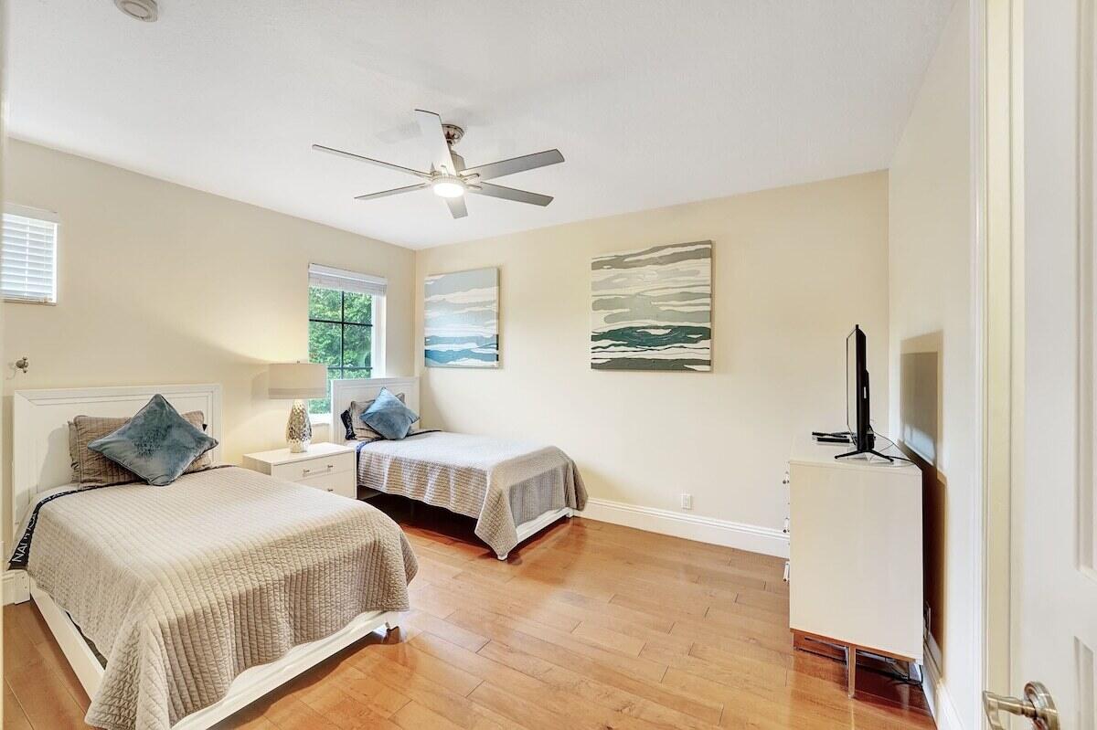 BOYNTON BEACH PARK - Residential Lease