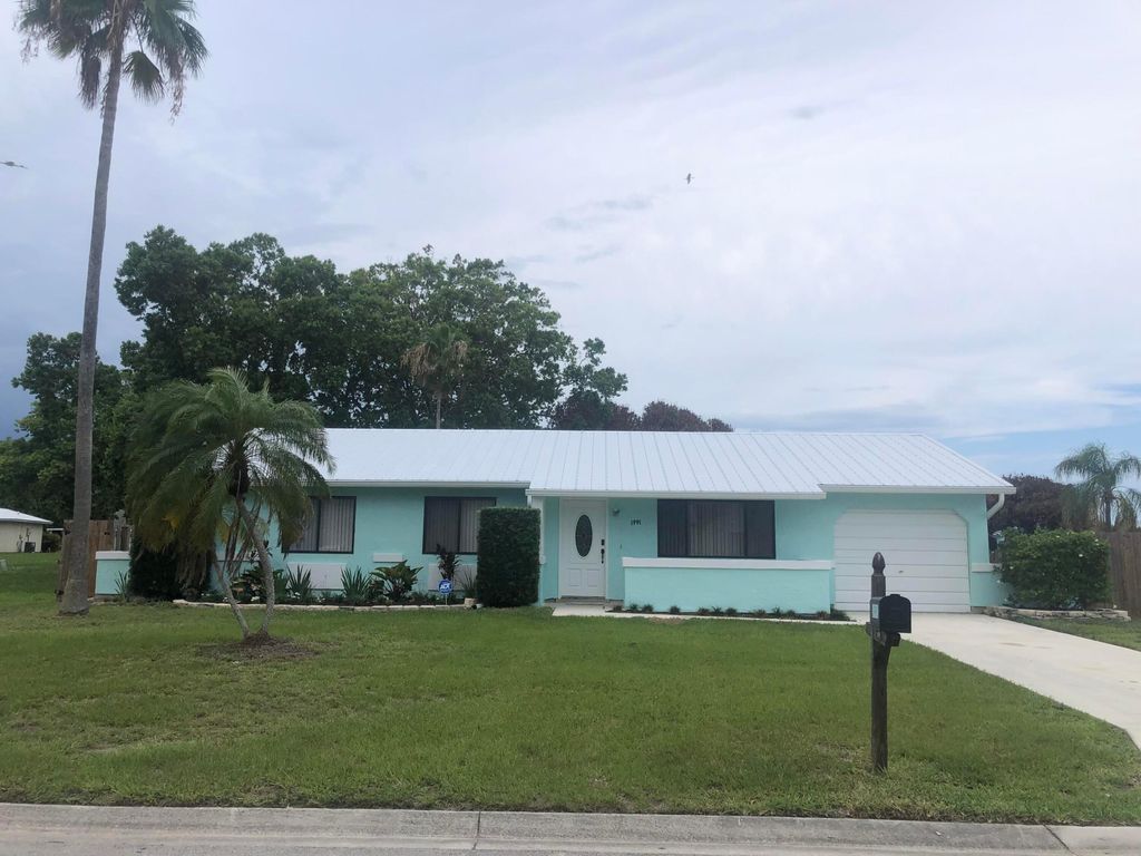 Photo of 1991 SE West Dunbrooke Circle, Port Saint Lucie, FL 34952 (MLS # B26043537)