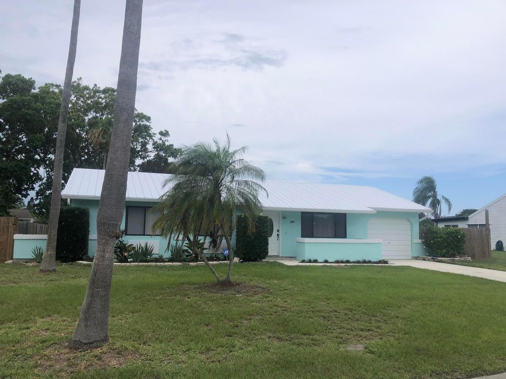 Photo of 1991 SE West Dunbrooke Circle, Port Saint Lucie, FL 34952 (MLS # B26043537)