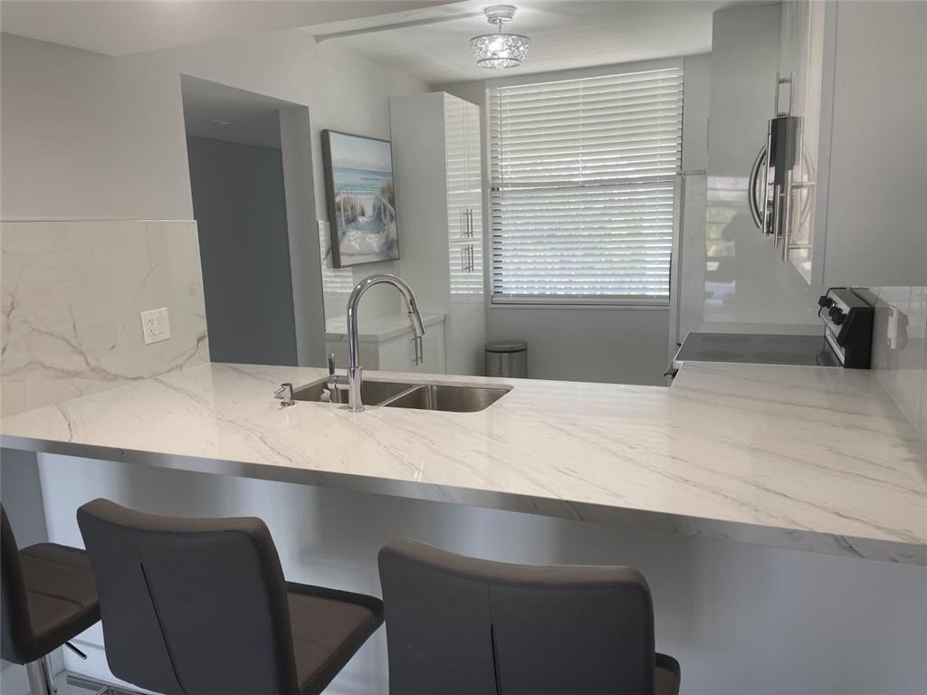 Condo 18 Of Whitehall Con - Residential Lease