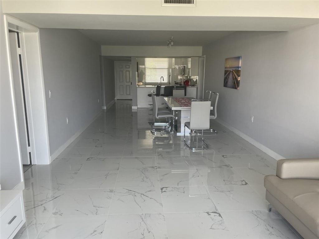 Condo 18 Of Whitehall Con - Residential Lease