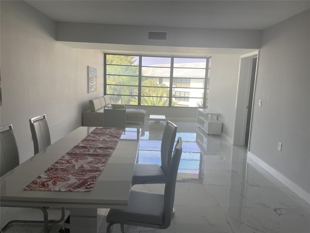 Condo 18 Of Whitehall Con - Residential Lease