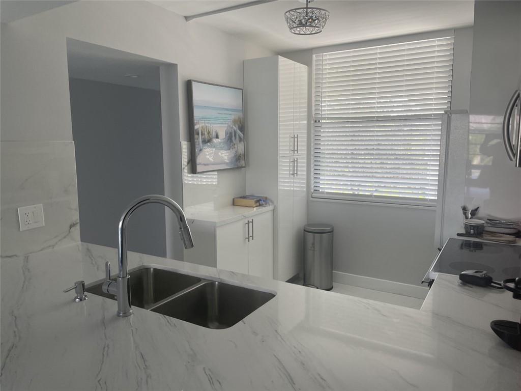 Condo 18 Of Whitehall Con - Residential Lease