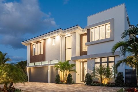 Photo of 450 NE Spanish Court, Boca Raton, FL 33432 (MLS # R11151898)